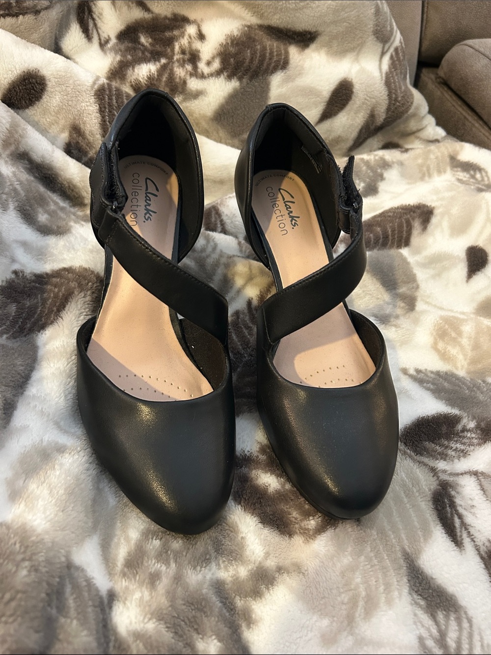 Clarks Black Cross-Strap Mid Heels